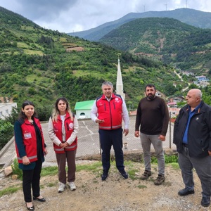 İl Müdürümüz Sayın Tolga Nacar, Şube Müdürümüz Şenay Atar Keskin ve Bahçe Sosyal Hizmet Merkezi Kuruluş Müdür Vekili Hacer Doğuç tarafından, Sosyal Risk Haritası Çalışmaları kapsamında Bahçe ilçesine bağlı Kızlaç Köyü’nde saha çalışması gerçekleştirilmiştir. - fotoğraf 2