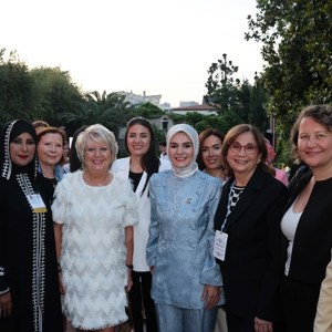Bakanımız Göktaş, "Geleceğe İlham Veren Kadınlar-Küresel İşbirliği Akşam Yemeği" programına katıldı - fotoğraf 4