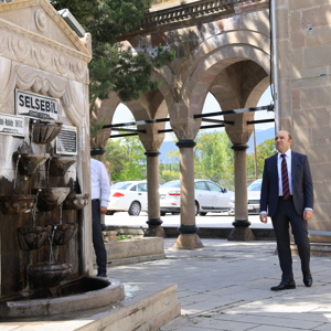  Erzincan Aile Ve Sosyal Hizmetler İl Müdürlüğü Görevine Başlayan İl Müdürümüz Sayın Abdulhalim Ünalan, Göreve Başlamasının Ardından İlk Ziyaretlerini Erzincan’ın Manevi Mirasına Ve Aziz Şehitlerimizin Hatırasına Gerçekleştirdi. - fotoğraf 3