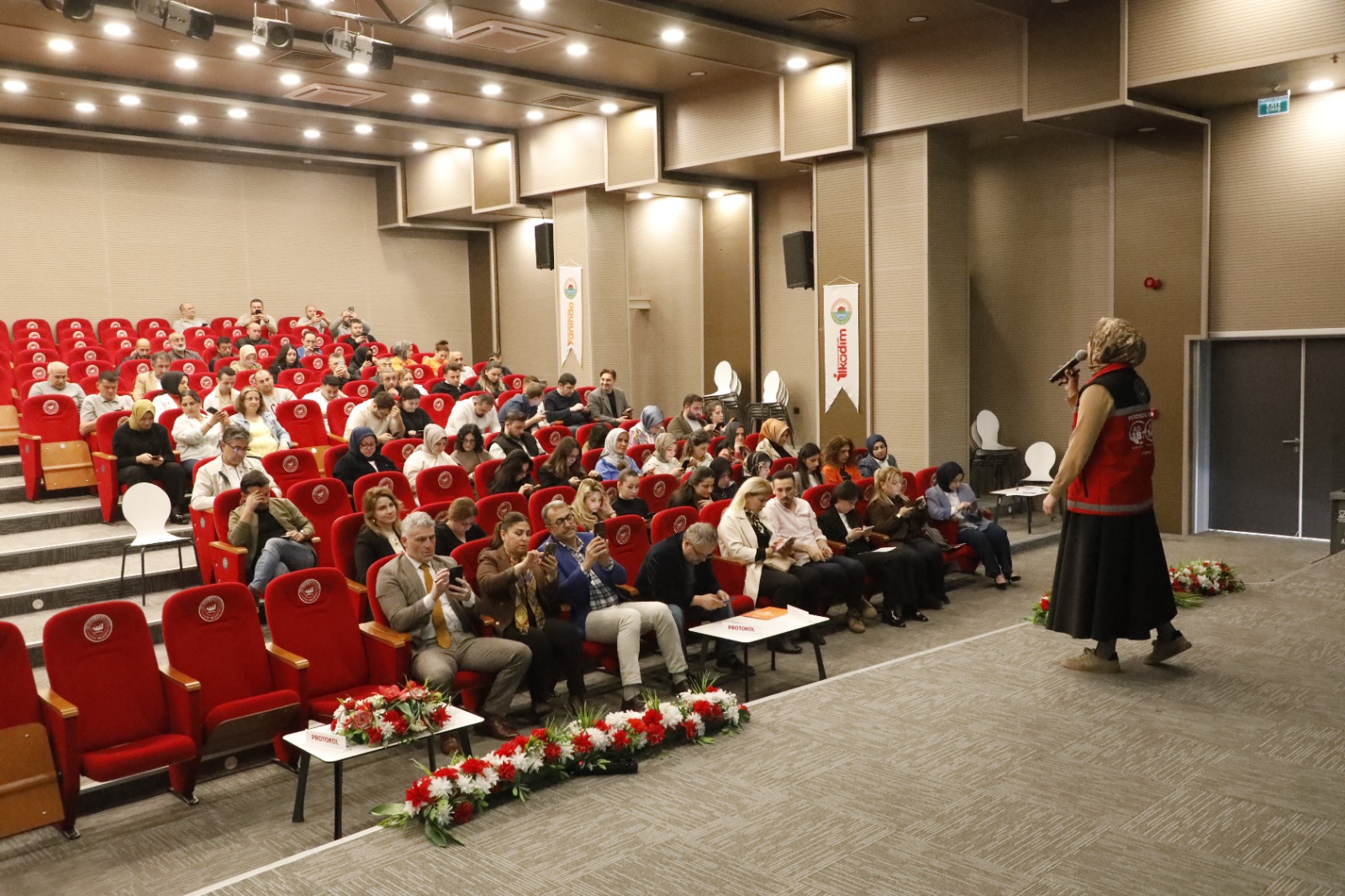 İlkadım Belediyesi Personeline Teknolojinin Bilinçli Kullanımı İçin Farkındalık Çalışması