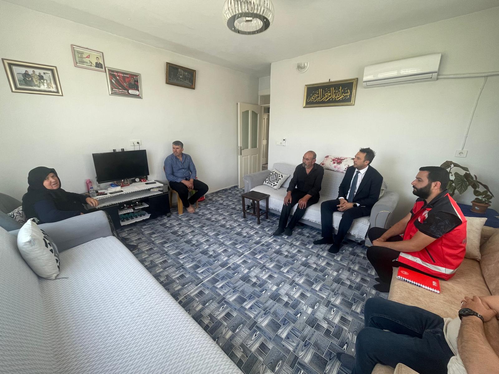 İl Müdürümüz Çetin Tutaş, Şehit P. Uzm. Çvş. Yunus Emre Doğan’ın Ailesini Ziyaret Etti