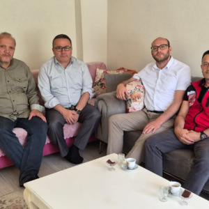Şehidimiz Sinan Hamza’nın Kıymetli Babası İsmail Hamza Hanesinde Ziyaret Edildi - fotoğraf 1