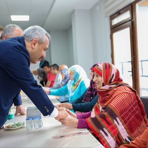 Bayram Sevinci Hep Birlikte Paylaşıldı - fotoğraf 1