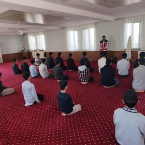 Dolu Harman Erkek Yatılı Kuran Kursunda Etkili İletişim ve Hitabet Eğitimi - fotoğraf 3