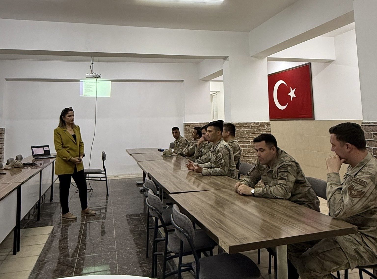 Kozluk İlçe Jandarma Bölük Komutanlığı personellerine “Kumar Bağımlılığı” eğitimi 