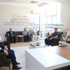 SAĞLIK-SEN ŞUBE BAŞKANI SAYIN SELÇUK KILIÇ VE YÖNETİM KURULU ÜYELERİNDEN İL MÜDÜRÜMÜZ SAYIN SERDAR DEMİRCİ’YE HAYIRLI OLSUN ZİYARETİ - fotoğraf 2