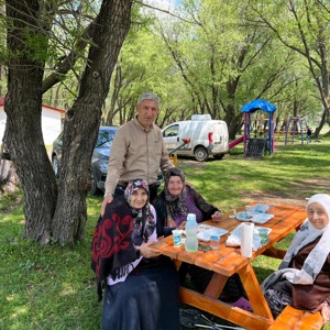 Kars Huzurevi’nde kalan kıymetli çınarlarımızla birlikte Susuz Değirmen Piknik Alanı’nda keyifli bir gün geçirdik. - fotoğraf 1