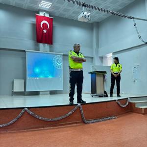 Trafik Bilinci İçin Eğitim Düzenlendi - fotoğraf 2