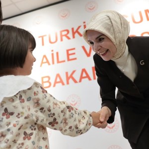 Bakanımız Göktaş, bakanlık personeli ile bayramlaştı - fotoğraf 2