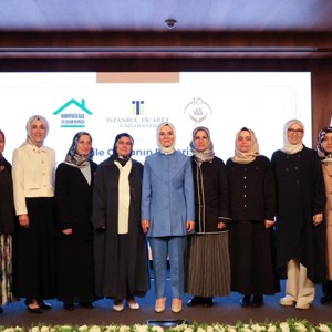 Bakanımız Göktaş, "Aile Olmanın Değeri: Yuva Olmak" Programına Katıldı - fotoğraf 3