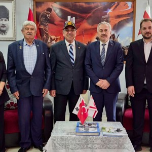 Aziz Şehitlerimizin Aileleri ve Kahraman Gazilerimize Bayram Ziyareti - fotoğraf 2