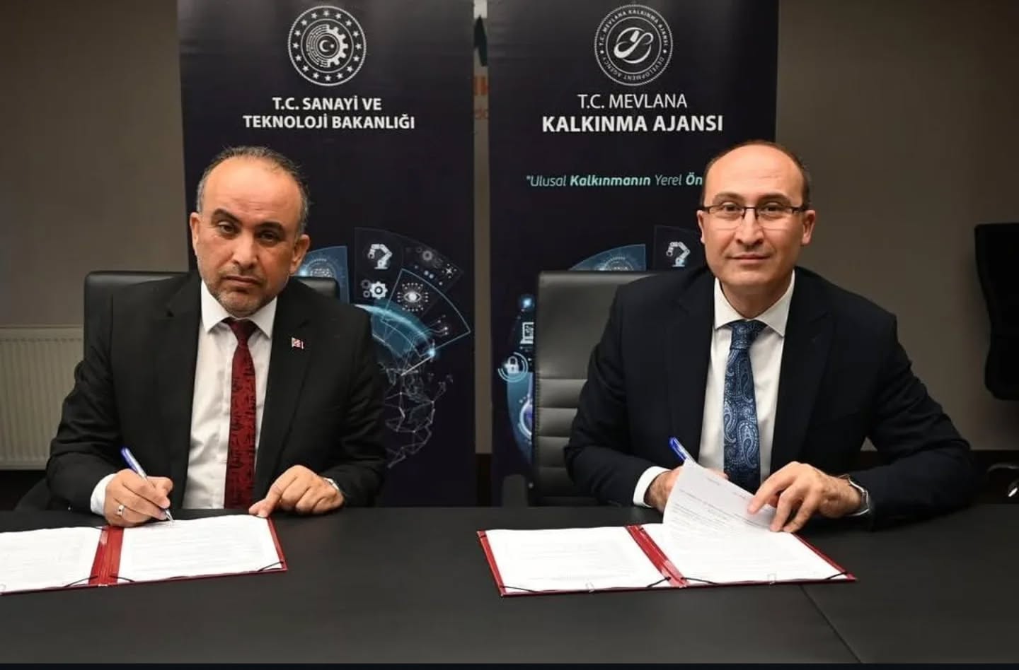 "İz Bırakan Eğitimler İçin Eğitici Yetkinliklerinin Güçlendirilmesi" Projesi Sözleşmesi İmzalandı