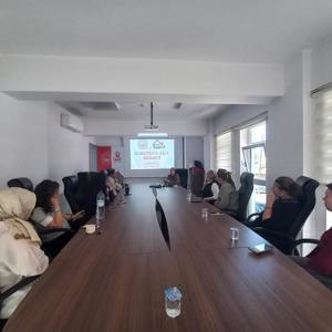 Edirne Aile ve Sosyal Hizmetler İl Müdürlüğü personeli tarafından İşkur İl Müdürlüğü personellerine yönelik Koruyucu Aile Tanıtım Programı Düzenlendi. - fotoğraf 1