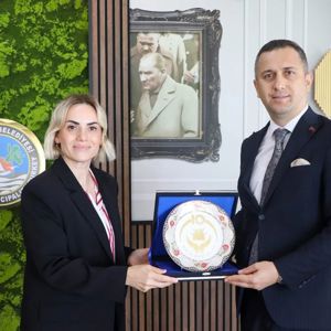 İl Müdürümüz Sezgin Küçüktepe Akçakoca Belediye Başkan Vekili Alev Ünal’a Hayırlı Olsun Ziyareti Gerçekleştirdi. - fotoğraf 1