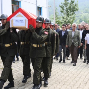 Kıbrıs Gazimiz Erol Şimşir Son Yolculuğuna Uğurlandı. - fotoğraf 2