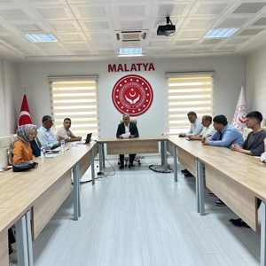 Devlet himayesi altında iken devlet memuru olarak atanan değerli gençlerimize işe başlamadan önce Bakım Sonrası Rehberlik Birimimiz tarafından İş Hayatına Uyum ile ilgili eğitim verildi. - fotoğraf 2