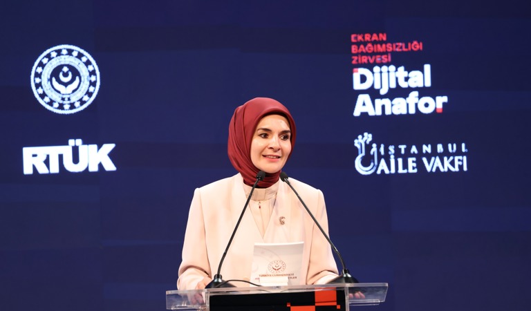 Bakanımız Göktaş, "Dijital Anafor: Ekran Bağımsızlığı Zirvesi"nde konuştu