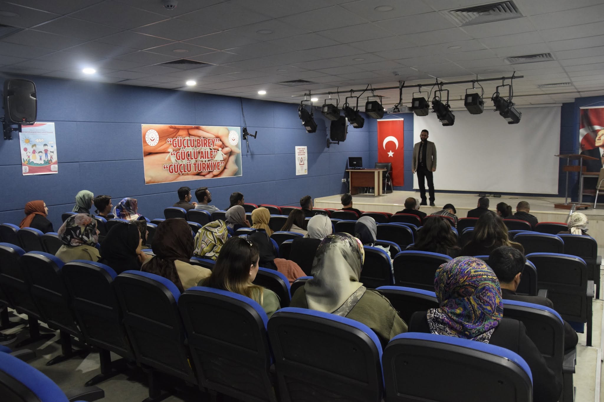 Hizmet İçi Eğitim Kapsamında “Ebeveyn Kaybı Yaşamış Çocukla Çalışma” Eğitimi Verildi