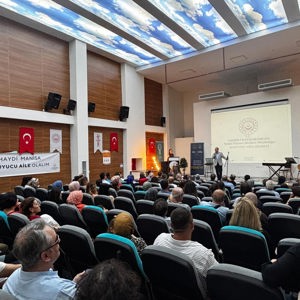 “Şiir Gibi Aile” Gecesinde Koruyucu Aileler ve Babalar Günü Coşkusu Bir Araya Geldi - fotoğraf 4