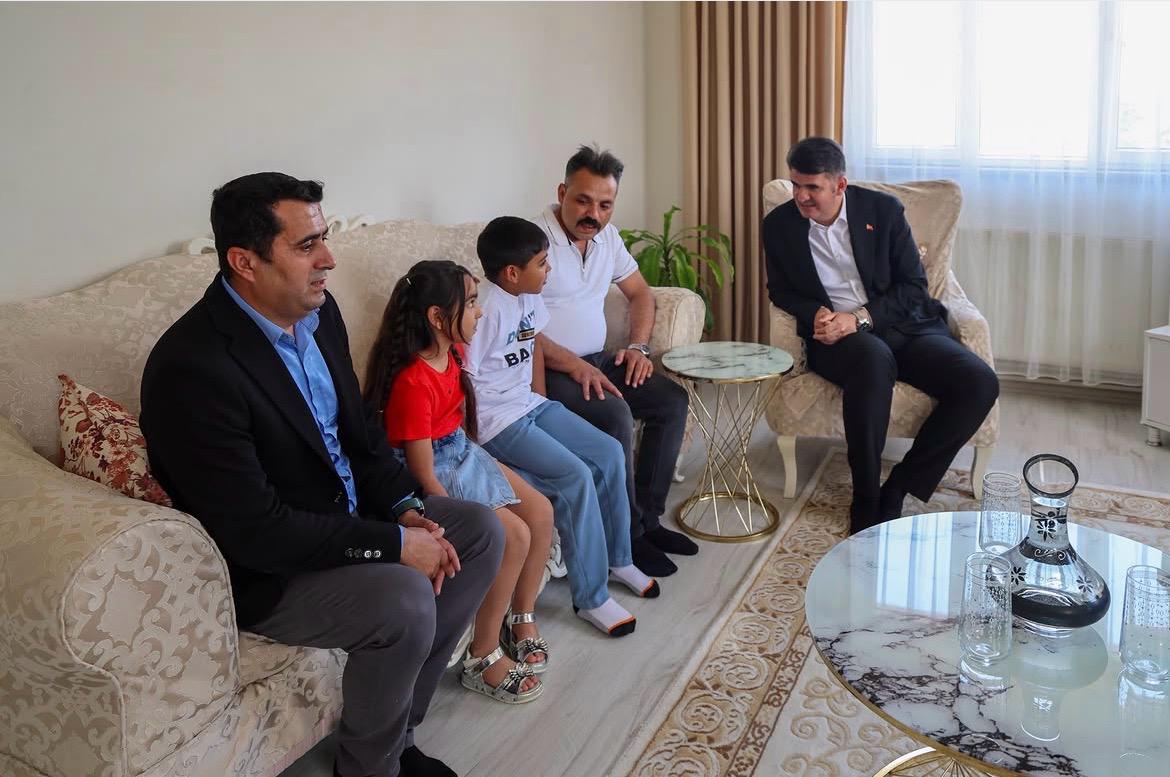 Gazi Mehmet Bilmez ve Şehit Abdullah Tektaş’ın Aileleri Ziyaret Edildi