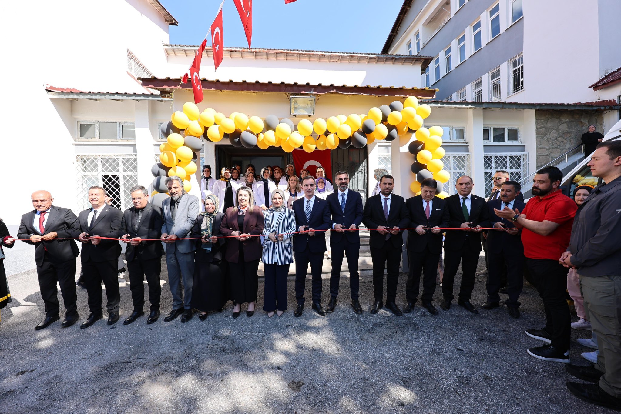 Valimiz Sayın Ahmet Karakaya, eşi Özlem Karakaya Hanımefendi ile birlikte Hayat Boyu Öğrenme Haftası dolayısıyla düzenlenen programa katıldı