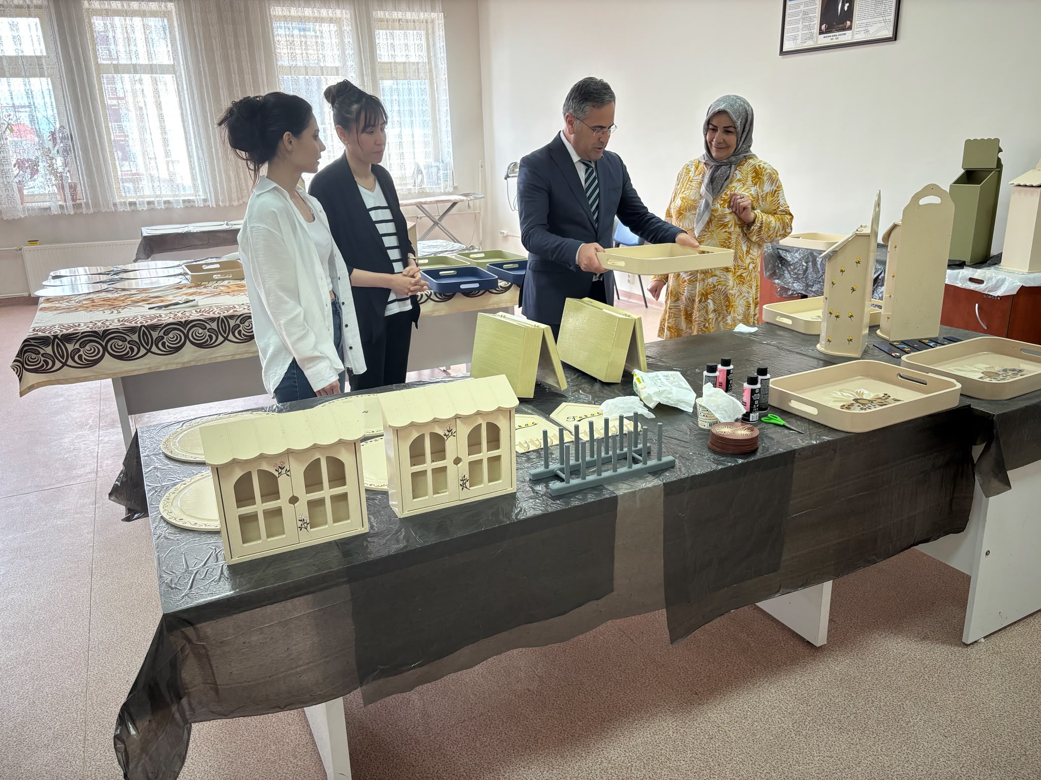 İl Müdürümüz Vefa Akdoğan,  Ahlat Aile Destek Merkezini ziyaret etti
