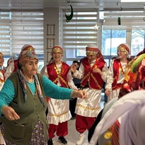 Gençlerden Büyüklerine Vefa Nesiller Arası Gönül Köprüsü - fotoğraf 2