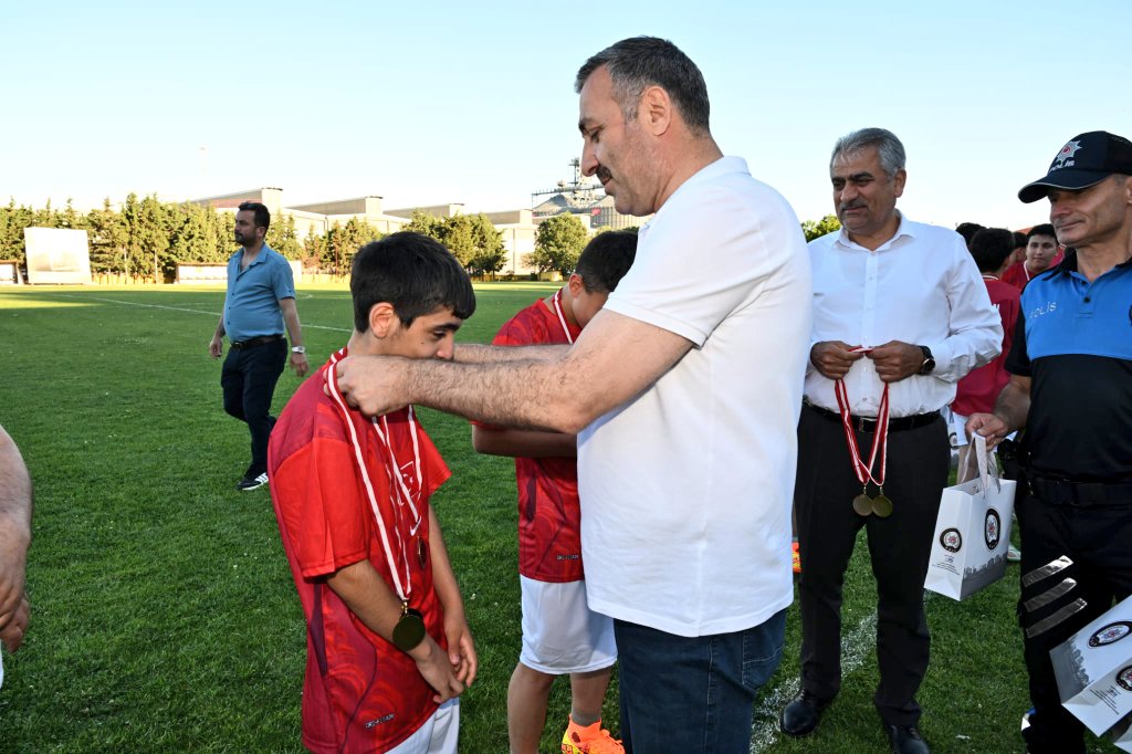 Çocuklarımız ve Emniyet Personelimiz Dostluk Maçında Buluştu