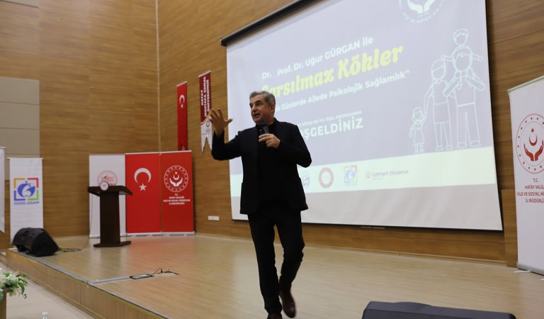 Prof. Dr. Uğur Gürgan tarafından “Sarsılmaz Kökler: Fırtınalı Günlerde Ailede Psikolojik Sağlamlık” programı gerçekleştirildi.