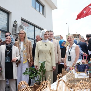 Bakanımız Göktaş, İzmir'de "Yükselen Kadınlar: Kendi İşim, Benim İzim" programında konuştu - fotoğraf 9