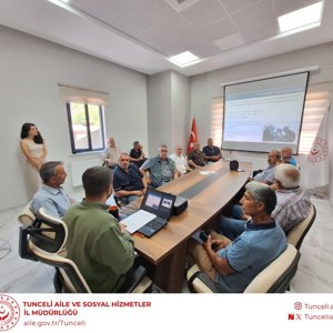 Sosyal Risk Haritaları ve Aile Rehberi Sistemi Kapsamında Bilgilendirme Toplantısı Yapıldı - fotoğraf 2