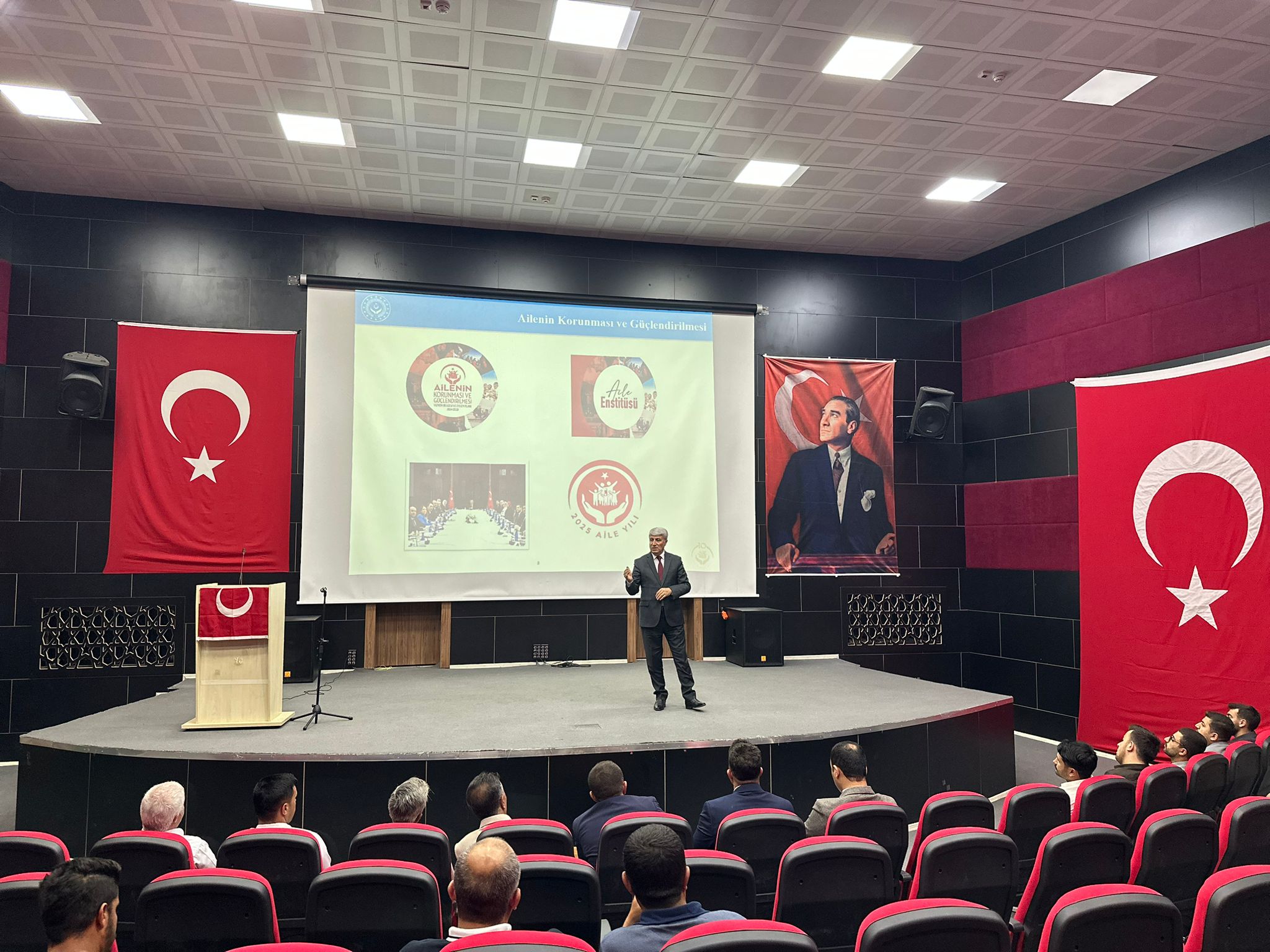 SARAY İLÇEMİZDE GÖREV YAPAN MUHTARLARA SOSYAL HİZMETLER ALANINDA BİLGİLENDİRME TOPLANTISI GERÇEKLEŞTİRİLDİ