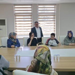 Aziz Şehitlerimizin Emaneti olan Kıymetli Aileleri İl Müdürümüz Adem YÜCEL'i ziyaret etti. - fotoğraf 4