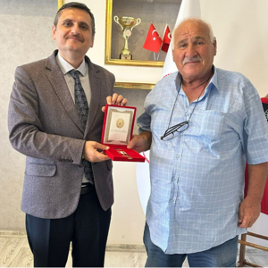 Kıbrıs Gazimiz Yakup Şengün’e KKTC Milli Mücadele Madalyası Takdim Edildi - fotoğraf 1