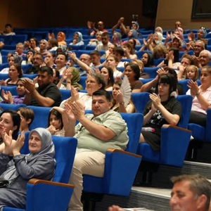 Koruyucu Aile Hizmeti Turgutlu Popüler Müzik Korosu Konserinde Tanıtıldı - fotoğraf 1
