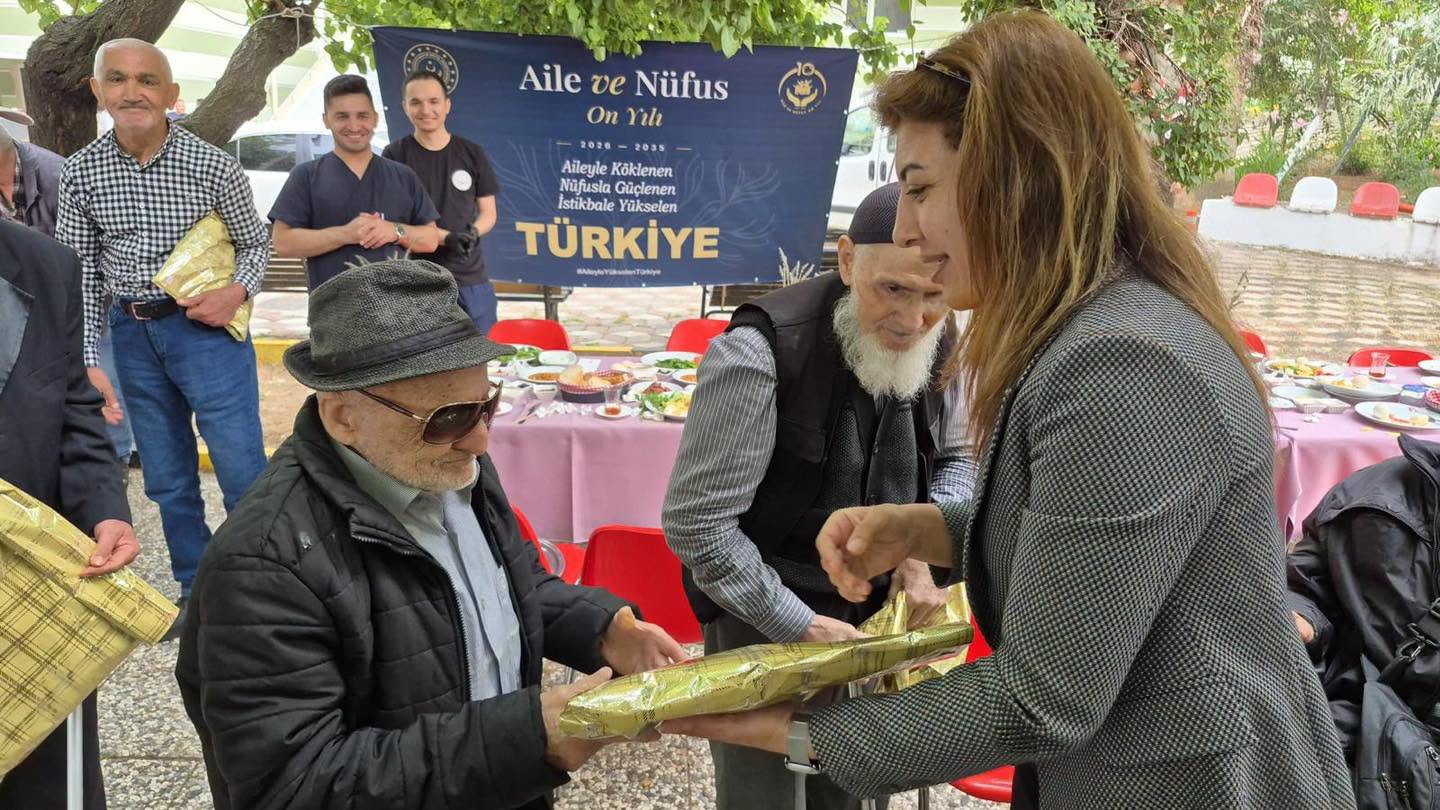 İl Müdürümüz Soma Huzurevinde Babalar Günü Programına Katıldı
