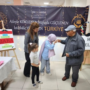 Babalar Günü Akhisar Huzurevinde Kutlandı - fotoğraf 2