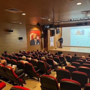 Muhtarlara Yönelik Sosyal Risk Haritaları ve Aile Rehberi Sistemi Bilgilendirme Toplantısı Yapıldı - fotoğraf 2