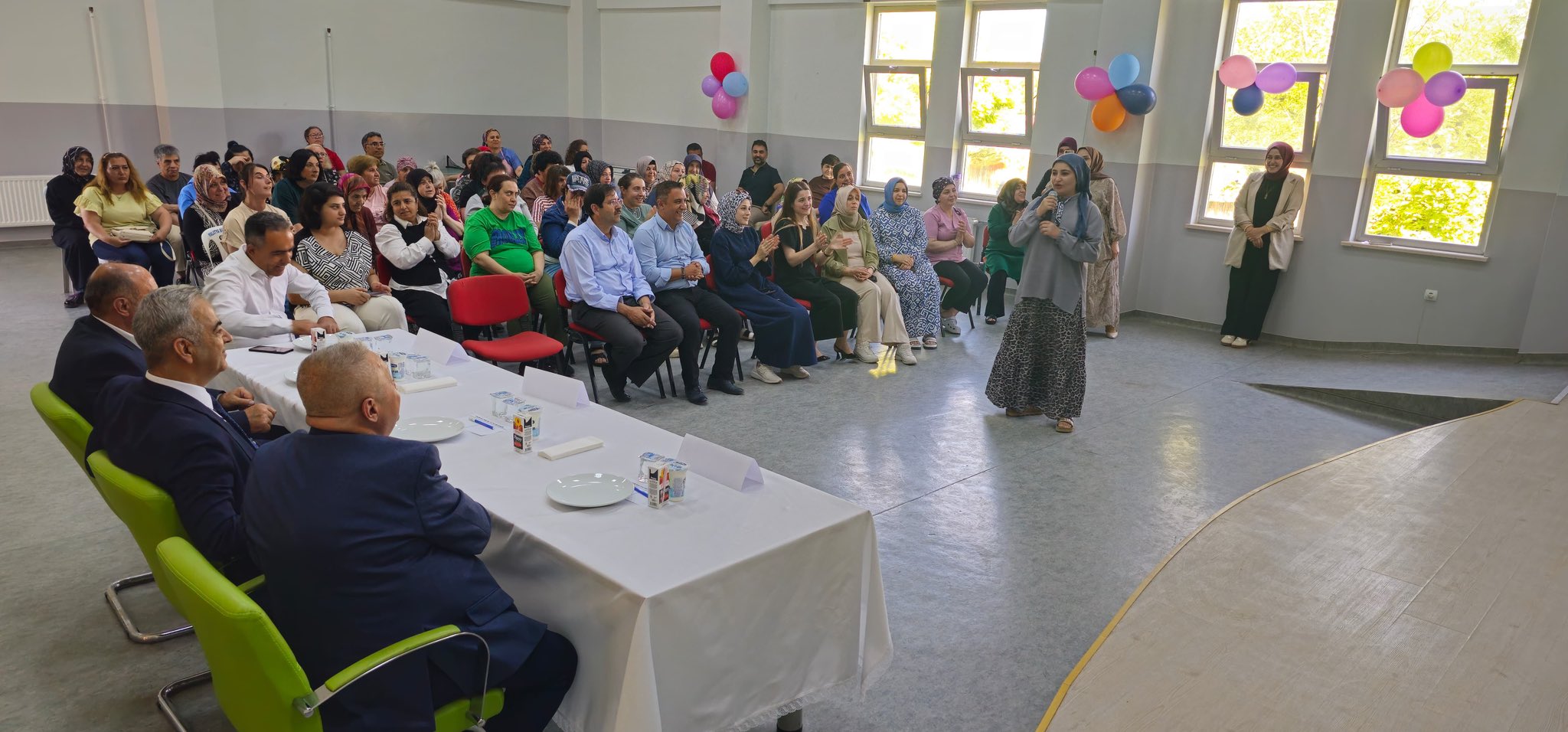 Engelsiz Yaşam Bakım, Rehabilitasyon ve Aile Danışma Merkezimizde bakım altında bulunan sakinlerimiz Gözleme yapma yarışmasında hünerlerini gösterdiler.