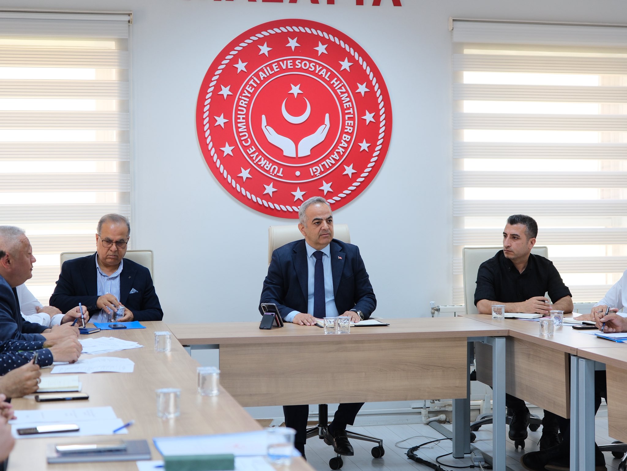 Haziran Ayı İl Müdürlüğü Değerlendirme toplantımız, İl Müdürümüz Sayın Ömer Faruk ERGÜN başkanlığında, İl Müdür Yardımcılarımız, Şube Müdürlerimiz, Kuruluş Müdürlerimiz ve Hukuk Birimi Koordinatörümüzün katılımıyla gerçekleştirildi.