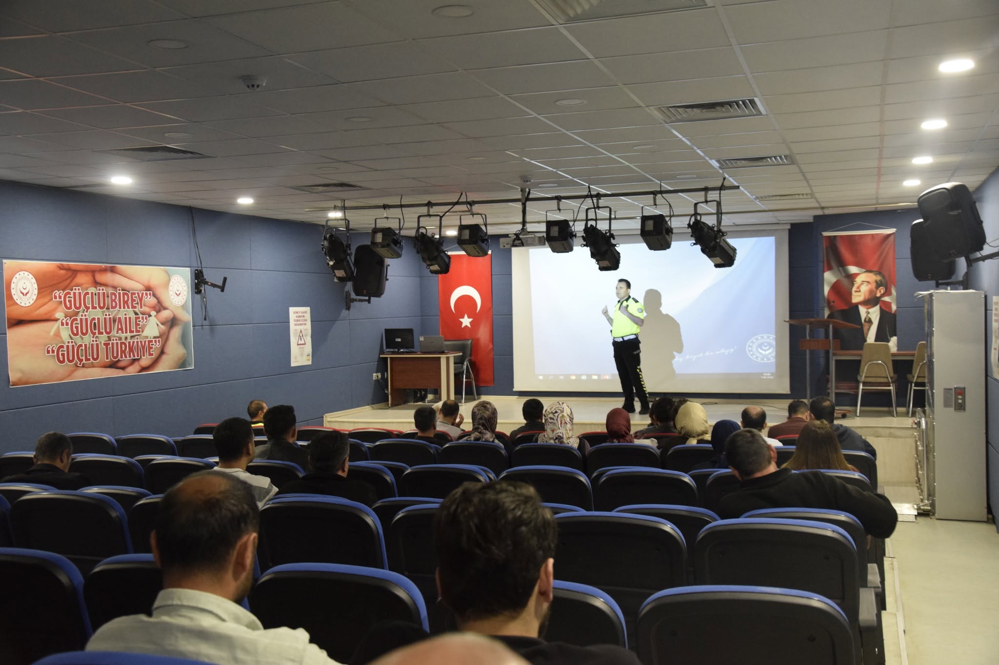 Hizmet İçi Eğitimlerde Trafik Güvenliği Konusu Ele Alındı