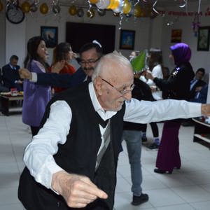 Huzurevinde yılbaşı eğlence programı düzenlendi - fotoğraf 7