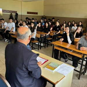 Vatan Ve Kahramanlık Buluşmaları Kapsamında Beşikdüzü Anadolu Lisesinde Öğrencilere Kıbrıs Gazimiz Cemal Aksoy Tanıtıldı. - fotoğraf 1