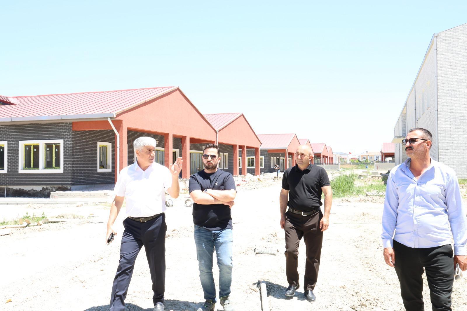 İl Müdürümüz İsmetullah ALTUN, yapımı devam eden Edremit Çocuk Evleri Sitesi ile Edremit Engelsiz Yaşam Bakım ve Rehabilitasyon Merkezinde  incelemelerde bulundu.
