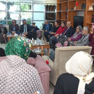 Valimiz Mahmut Demirtaş, Eşi Hanımefendi Beyhan Demirtaş ile Birlikte Huzurevi Sakinlerimizin Yeni Yıl Heyecanına Ortak Oldu - fotoğraf 5