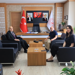 Antalya Aile ve Sosyal Hizmetler İl Müdürü Sayın Galip Sökmen ve Erzincan İİBF Sosyal Hizmet Bölümü Bölüm Başkanı Doç. Dr. Esra Özkan Pir, İl Müdürümüz Sayın Abdulhalim Ünalan’ı Makamında Ziyaret Etti. - fotoğraf 1
