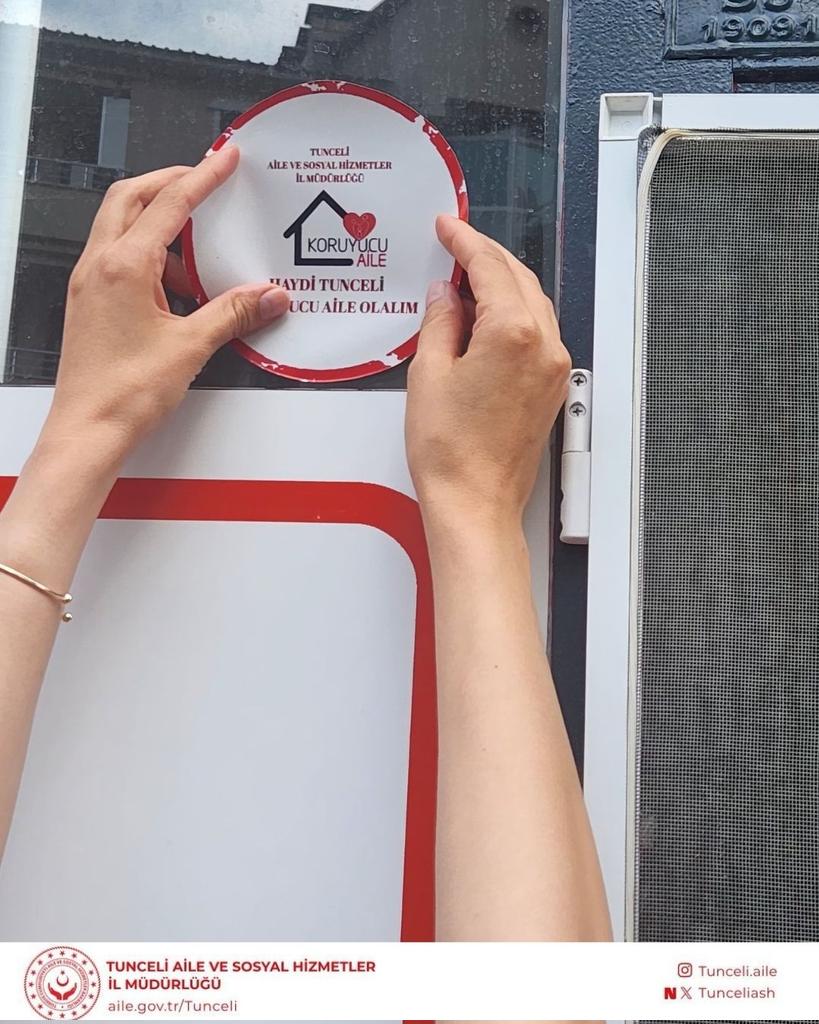 Şehrimizin Çeşitli Yerlerinde "Koruyucu Aile" Olmanın Sıcaklığı Anlatıldı