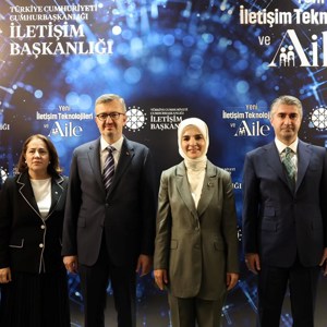 Bakanımız Göktaş, "Yeni İletişim Teknolojileri ve Aile Paneli"nin Açılışında Konuştu - fotoğraf 4
