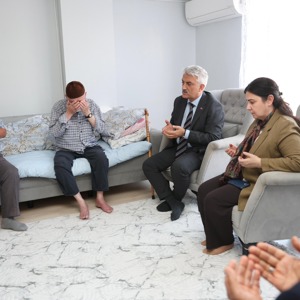 Valimiz Sayın Mehmet Makas Şehit Aileleri ve Gazimizi Ziyaret Etti. - fotoğraf 4