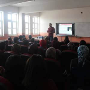 Muradiye’de Alpaslan Fen Lisesine Erken Yaşta Evlilik Semineri - fotoğraf 2